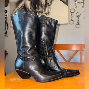BCBG Girls Black Leather Cowboy/
Western style  Womans Boots.